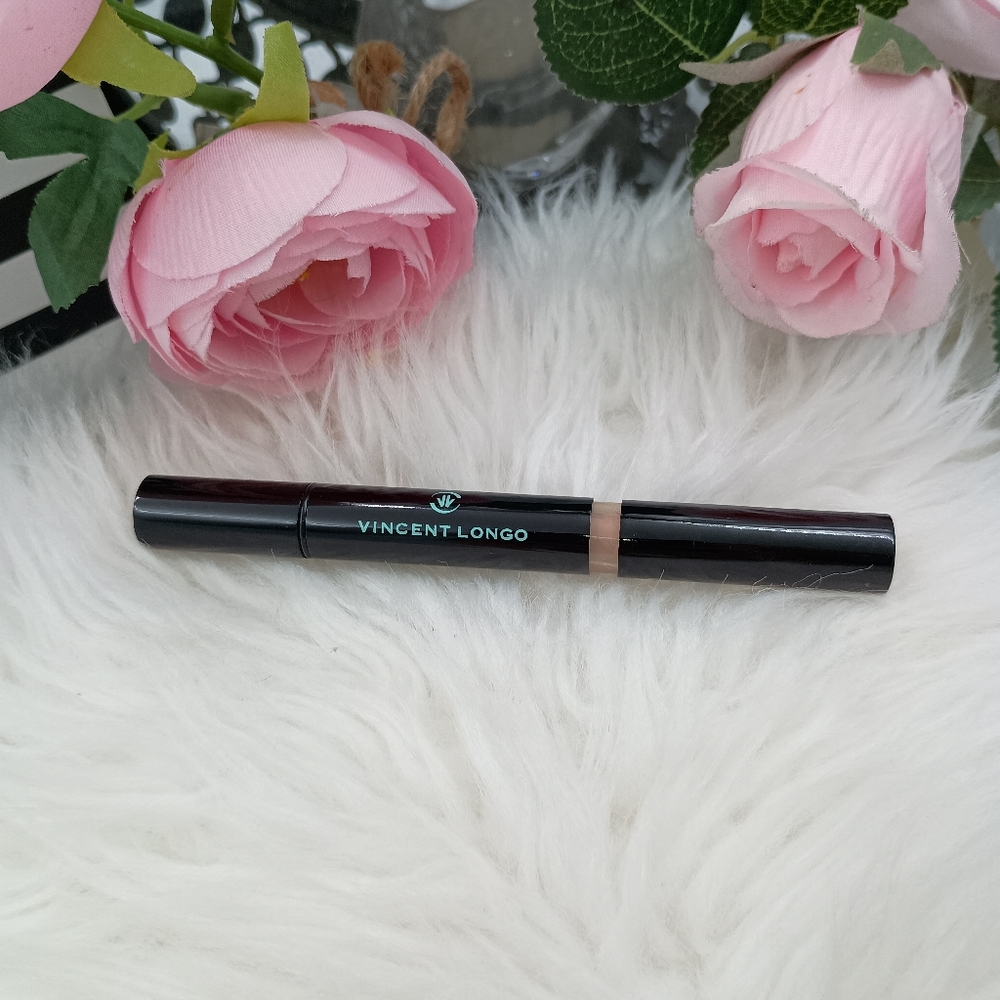 Vincent Longo Concealer. Shade: Amber